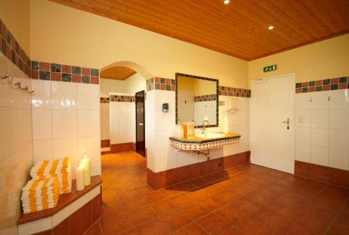 32226660.jpg