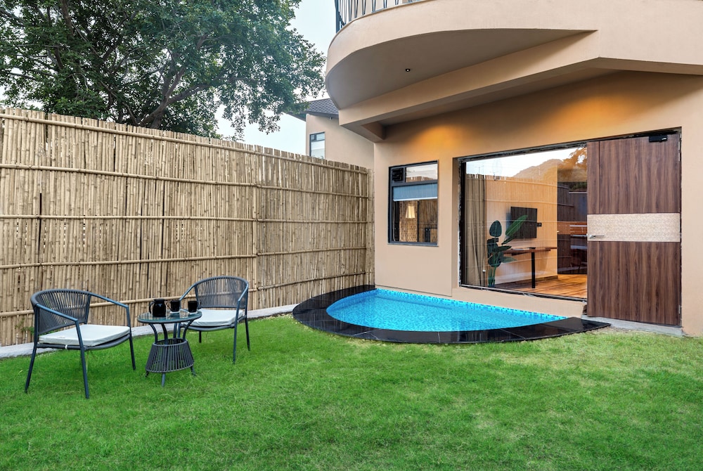 Private pool