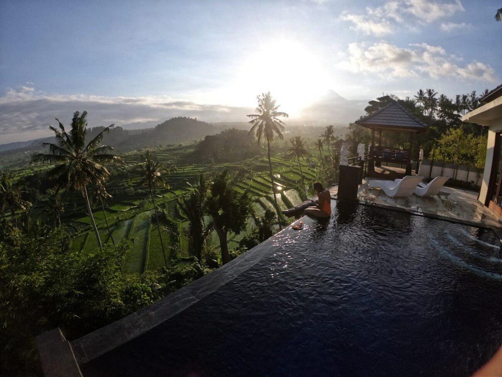 Private pool