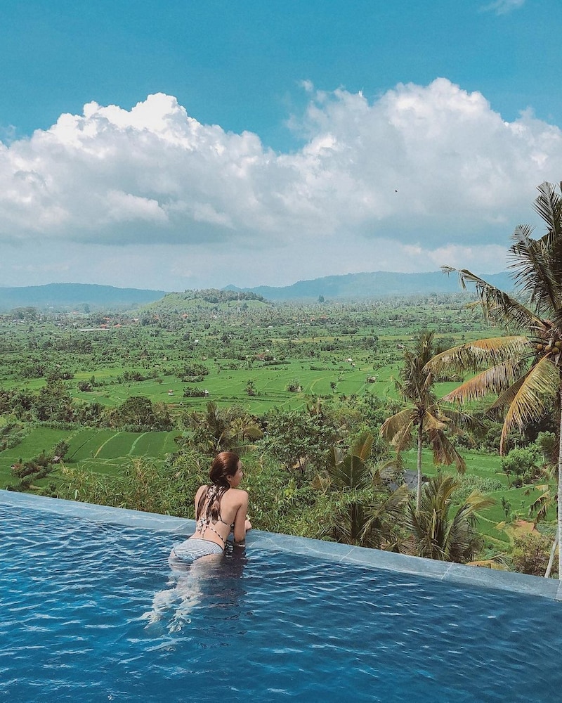 Private pool