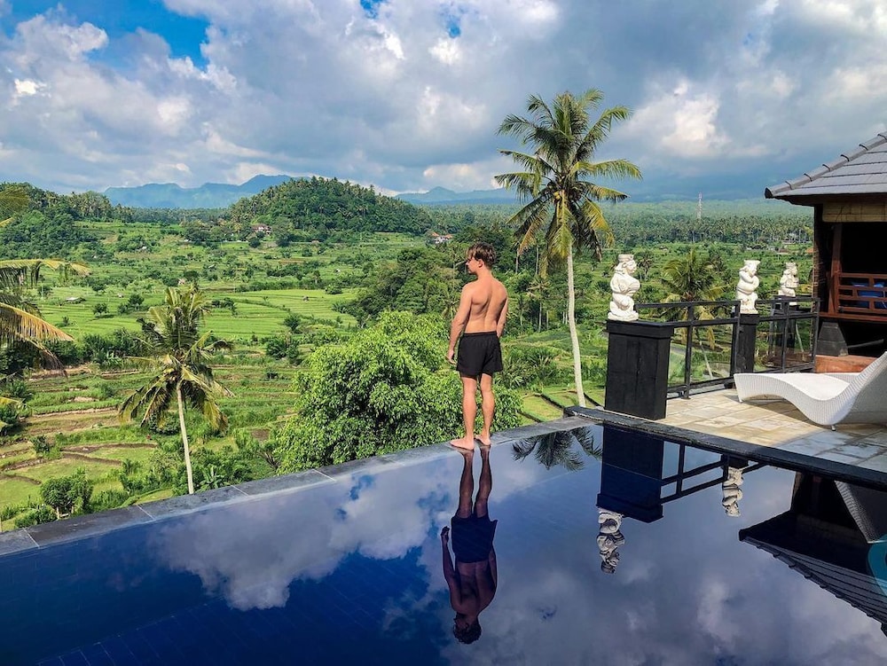 Private pool