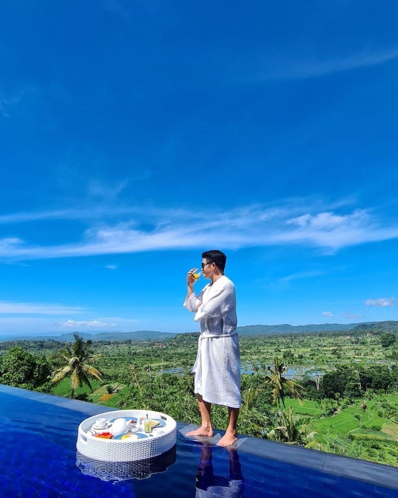 Private pool