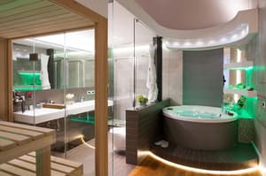 thumbnail: Deep soaking bathtub