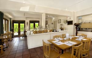 thumbnail: Breakfast area