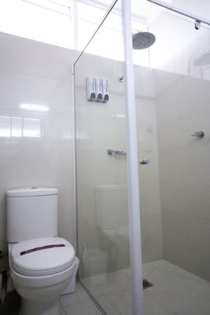 thumbnail: Bathroom shower
