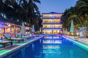 thumbnail: Outdoor pool