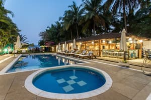 thumbnail: Outdoor pool