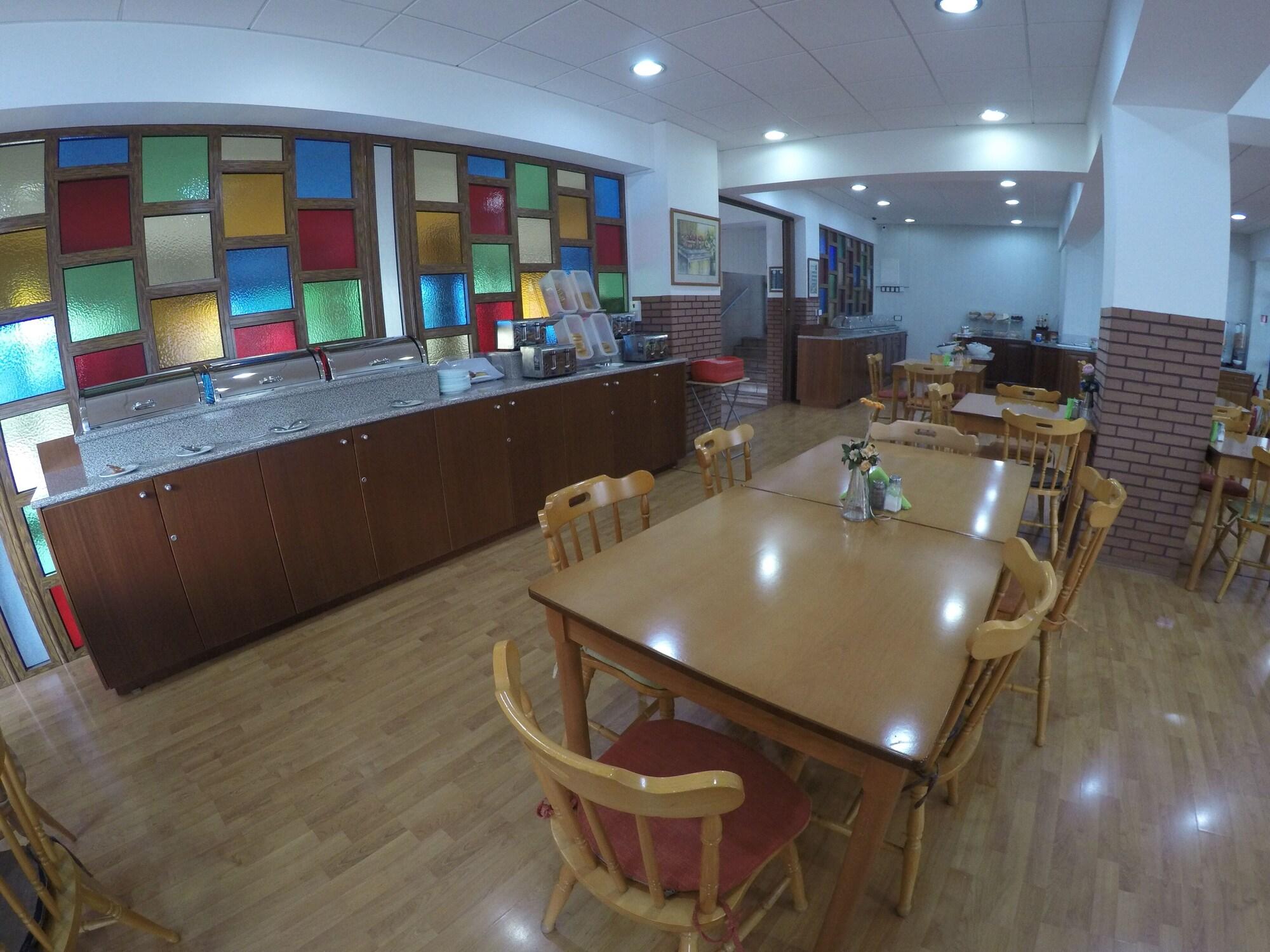 Restaurant-cafeteria