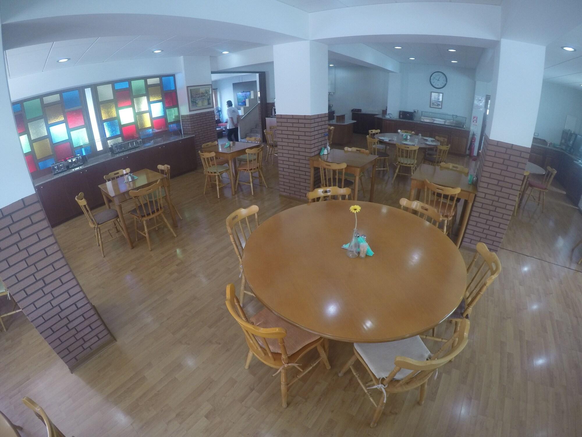 Restaurant-cafeteria