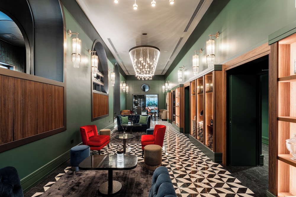 Lobby lounge