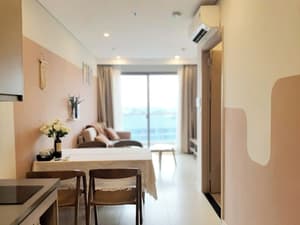 thumbnail: In-room dining