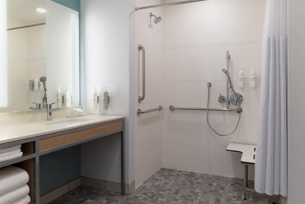 Bathroom shower