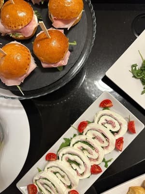 thumbnail: Restaurant