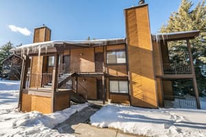 thumbnail: Front of property