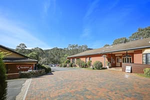 thumbnail: Front of property