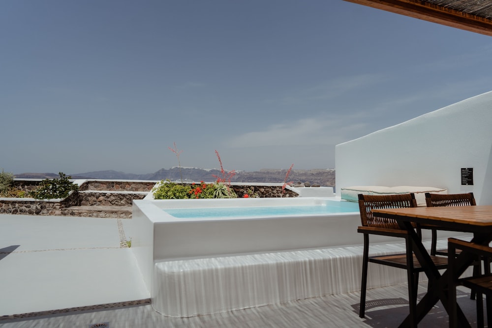 Private pool