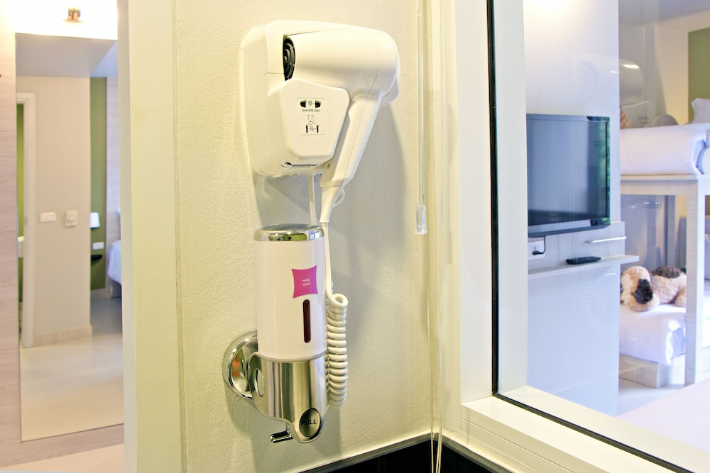 Bathroom amenities