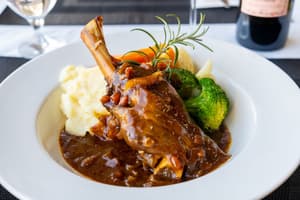 thumbnail: Restaurant