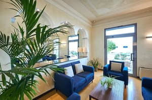 thumbnail: Interior detail