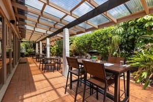 thumbnail: Outdoor dining
