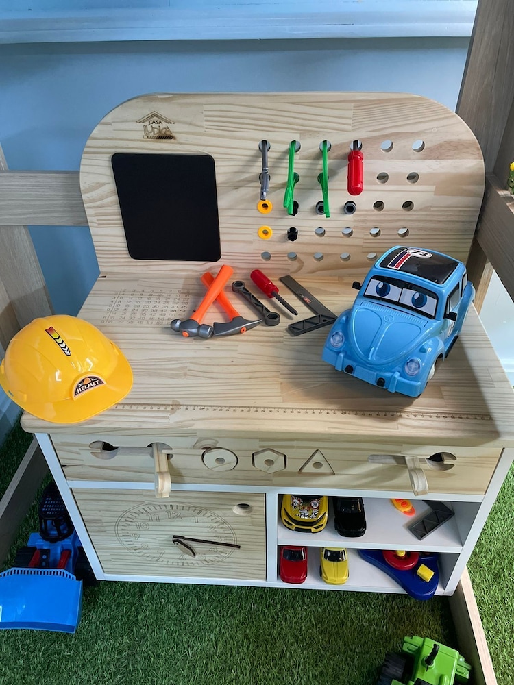 Children's play area - indoor