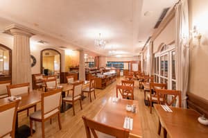 thumbnail: Breakfast area