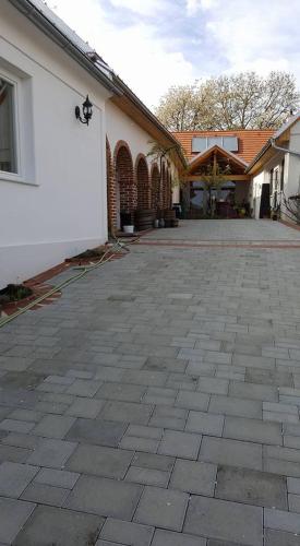 70678202.jpg