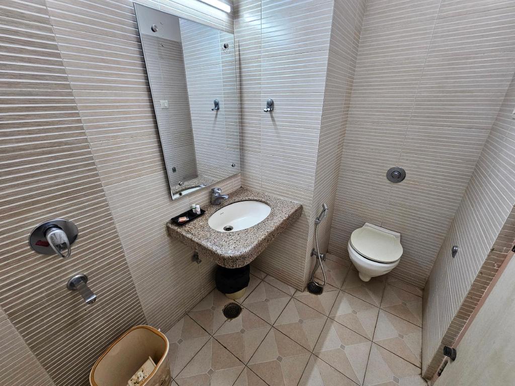 57eec053d72bd8a9ea7dce474331bc5c.jpg