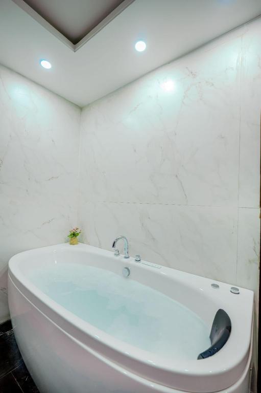 d7a347727d7bc3fde6faef6ec26deba1.jpg