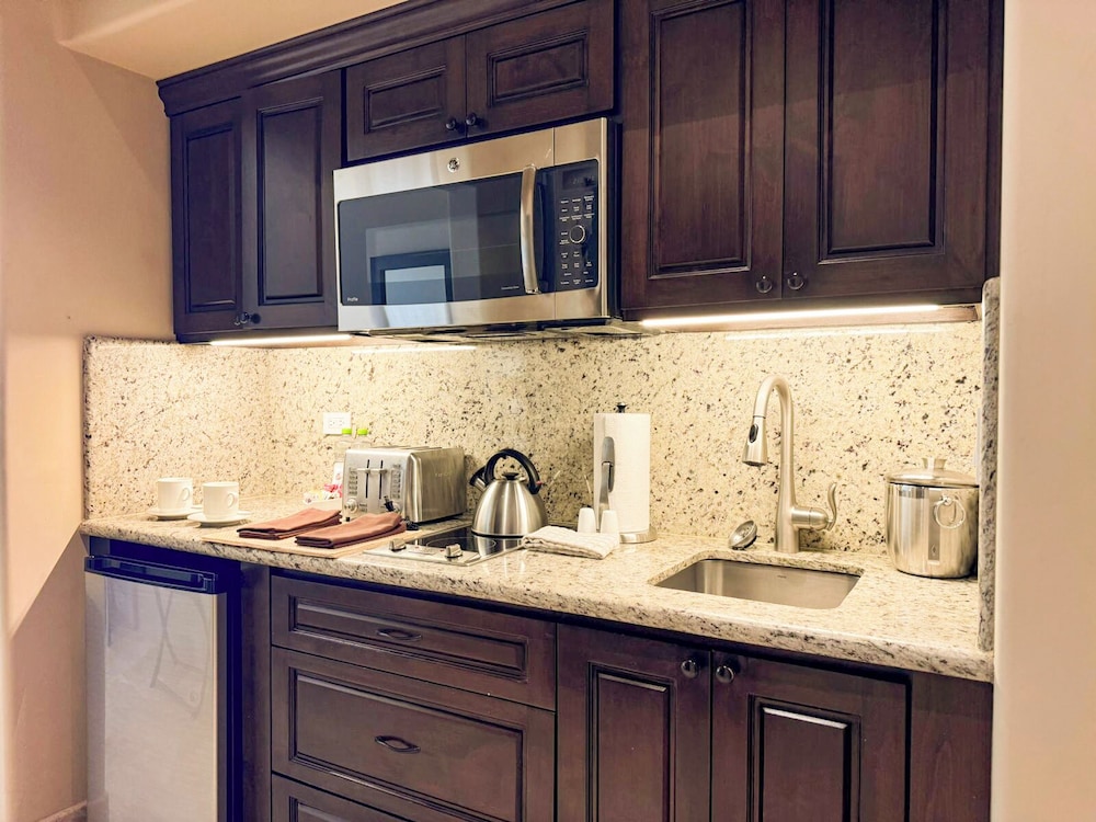 Private kitchenette