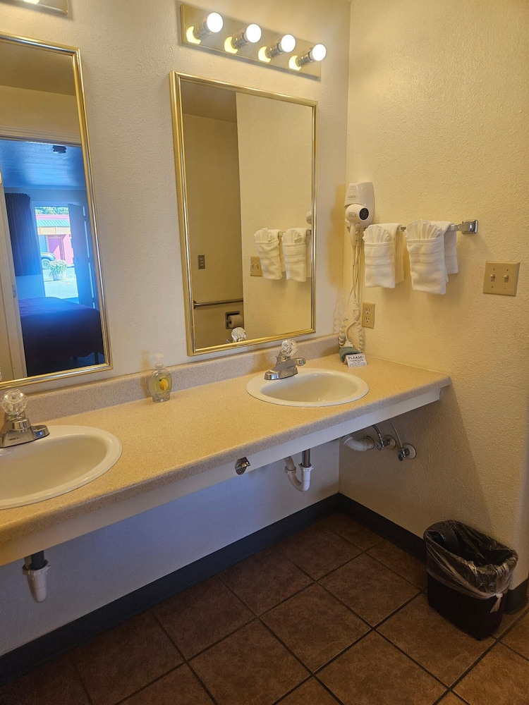 Jetted tub