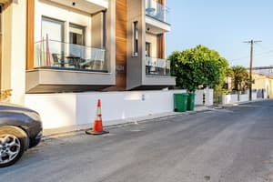 thumbnail: Front of property