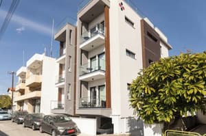 thumbnail: Front of property