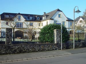 thumbnail: Exterior