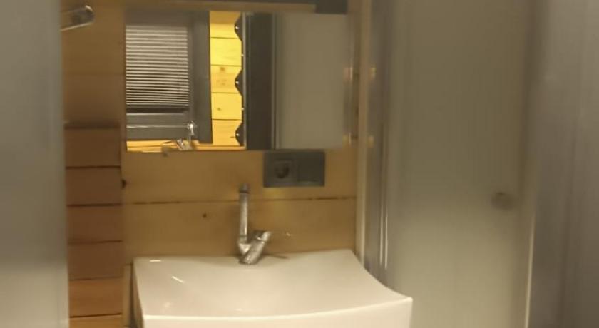 556540590.jpg
