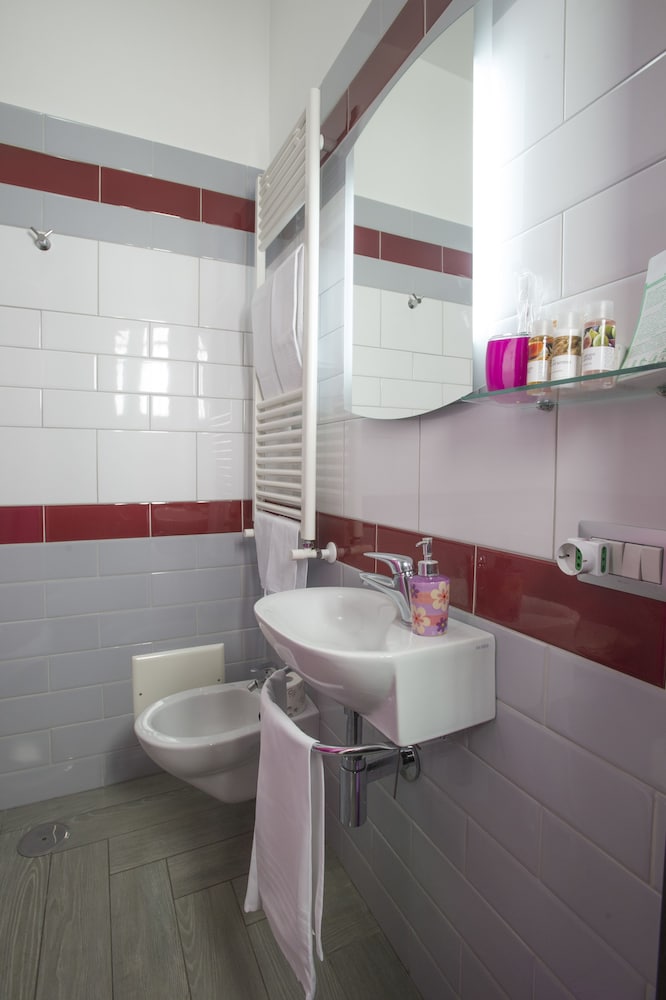 Bathroom amenities