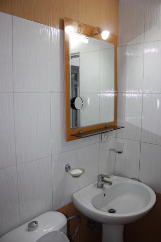 374197353.jpg