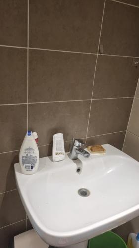 467589327.jpg