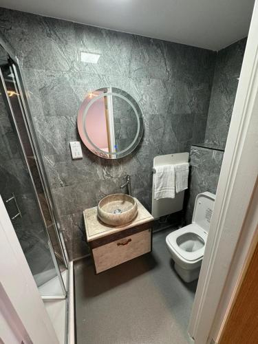 573590037.jpg