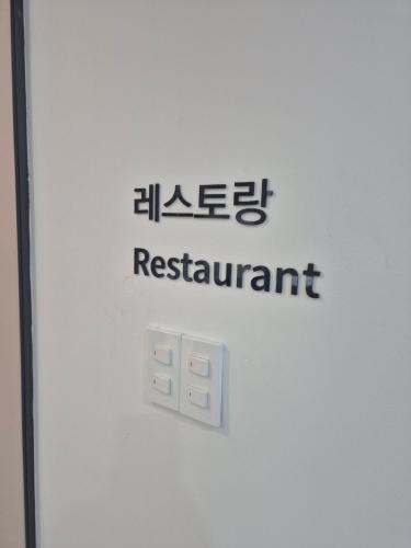 607596906.jpg