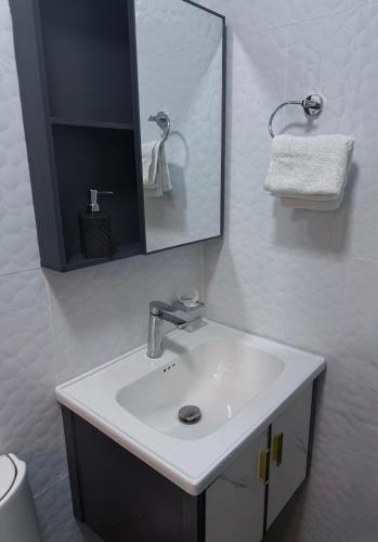 851761879.jpg