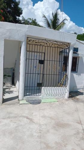 819380145.jpg