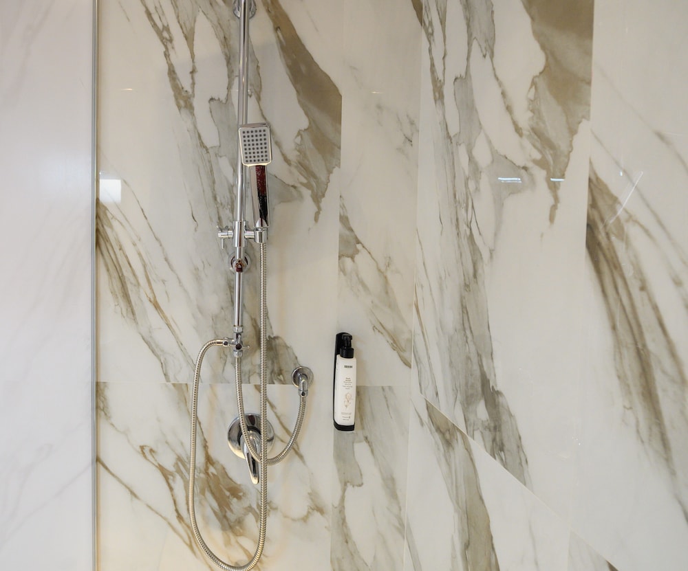 Hand-held showerhead