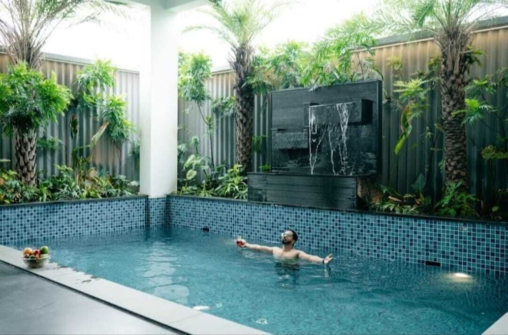 Private pool