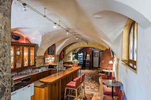 thumbnail: Bar (on property)