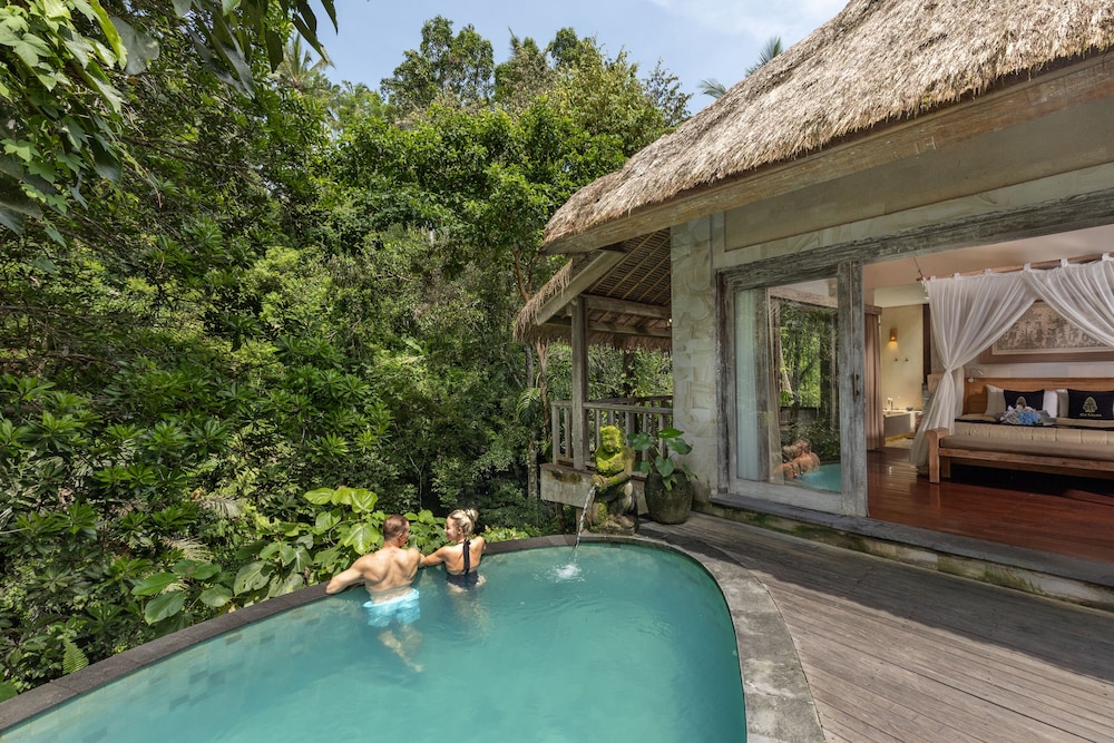 Private pool