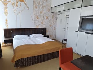 thumbnail: Room
