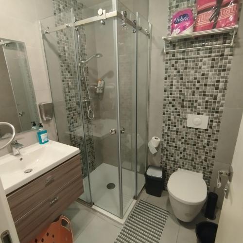 596487641.jpg