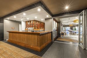 thumbnail: Bar (on property)