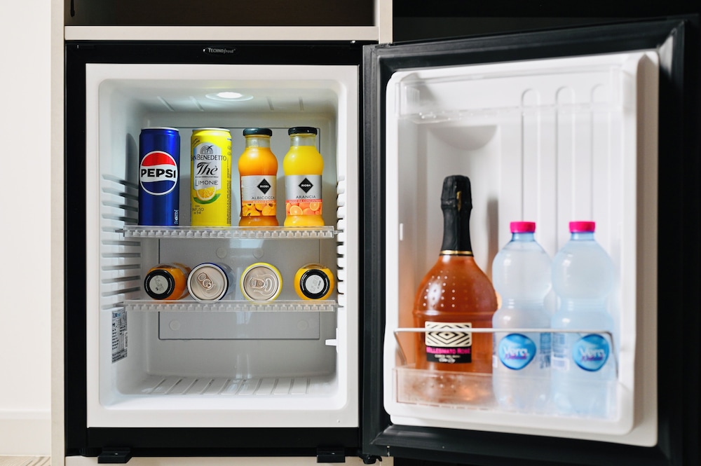 Mini-refrigerator